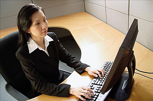 职业女性,用电脑,办公室