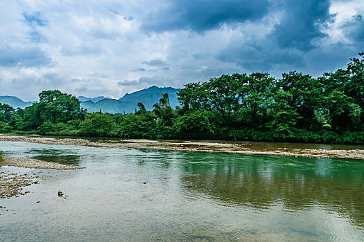 小河风光