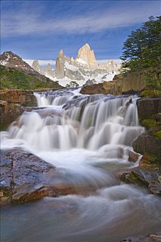 瀑布,河,飘动,冰河,雪地,菲茨罗伊,山丘,层叠,上方,石头,安第斯山,洛斯格拉希亚雷斯国家公园,巴塔哥尼亚,阿根廷