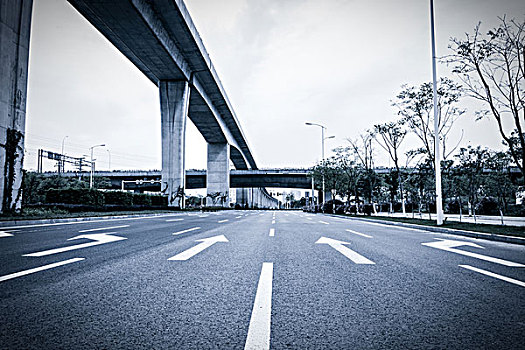 视图高速高架桥