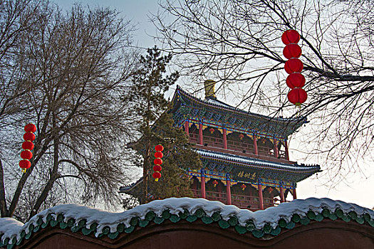 冬季乌鲁木齐红山公园远眺楼雪中静谧