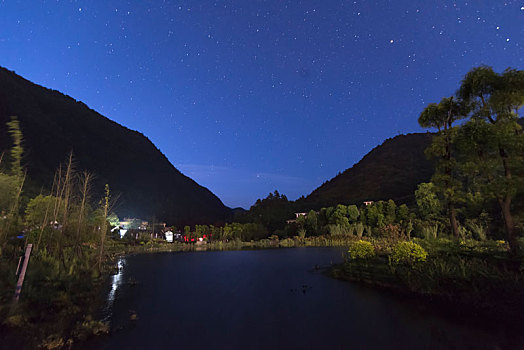 重庆黑山谷南门的星空