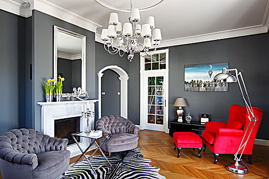 扶手椅,灰色,天鹅绒,遮盖,正面,壁炉,鲜明,红色,脚凳,优雅,室内