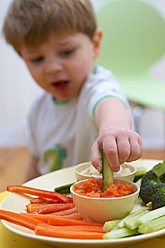 小男孩,黄瓜,蔬菜泥,蔬菜,大浅盘