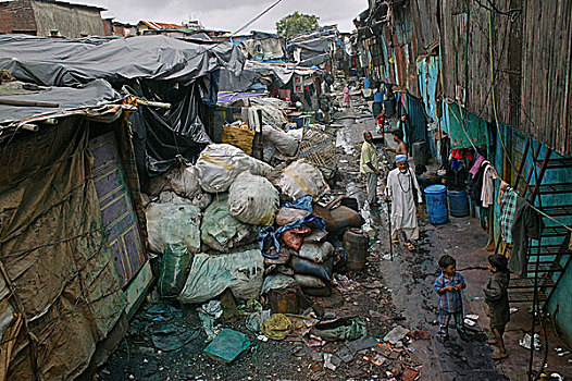 老人,水管,达拉维,贫民窟,家,上方,人,一个,心形,住宅区,中心,孟买,区域,权威,金融