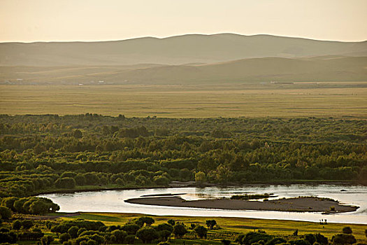 内蒙古呼伦贝尔额尔古纳日落时分的根河湿地