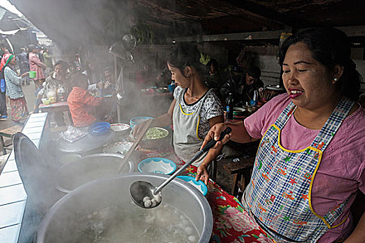 女人,做饭,餐饮摊,市场,钳,掸邦,缅甸,亚洲