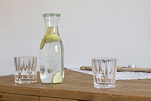 玻璃,玻璃瓶,两个,玻璃杯
