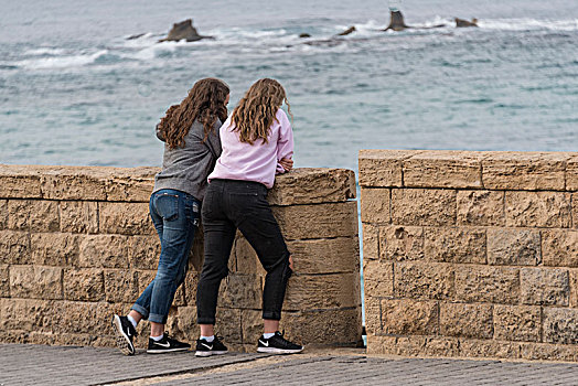 两个,少女,看,海洋,墙壁,老,以色列