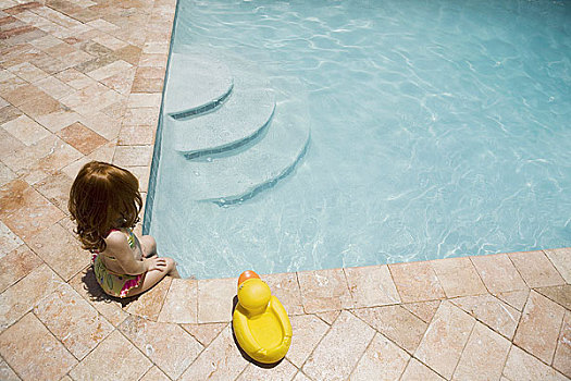 女孩,坐,池边,腿,游泳池