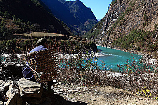 怒江峡谷的茶马古道