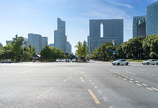现代城市建筑和公路,杭州钱江新城
