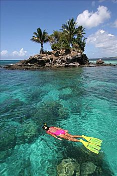 密克罗尼西亚,贝劳,俯视,女人,潜水,浅,礁石,岛屿,背景