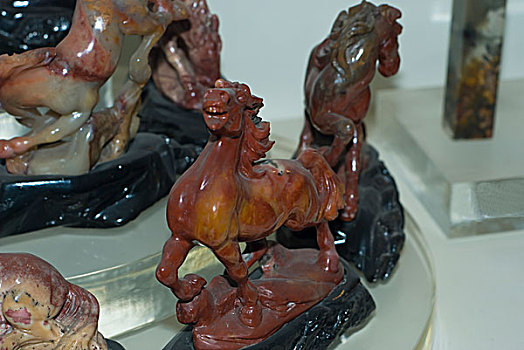 寿山石雕刻的骏马