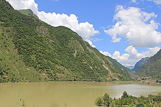 唐家山堰塞湖(唐家山堰塞湖现状)