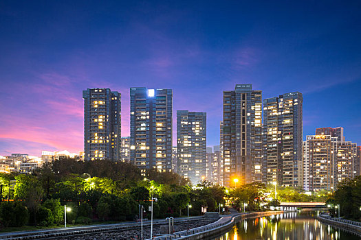 城市住宅夜景