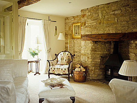 客厅,壁炉,展示,石墙