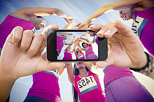 合成效果,图像,握着,智能手机,展示,五个,欢呼,跑步,支持,乳腺癌,马拉松