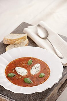 西红柿汤,红色,扁豆,软奶酪