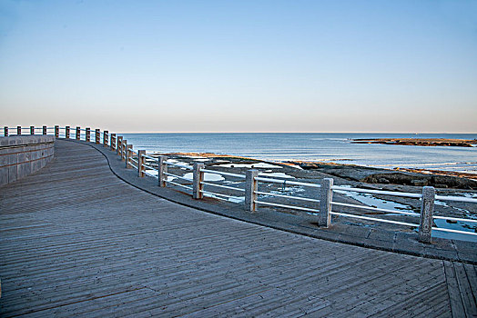 山东日照灯塔风景区观石广场海滩栏杆