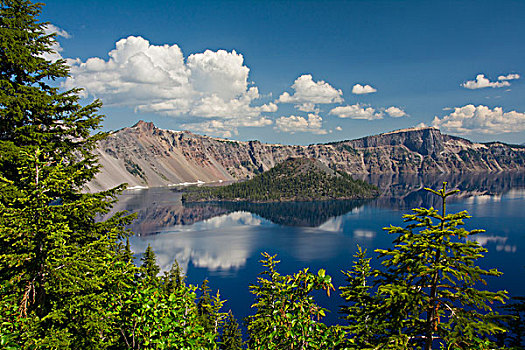 火山湖,巫师岛,火山湖国家公园,俄勒冈,美国