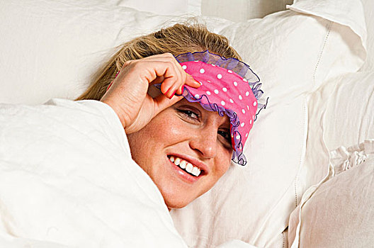 女人,戴着,眼罩,床上