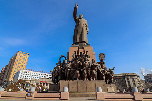 沈阳中山广场雕塑群,毛主席塑像