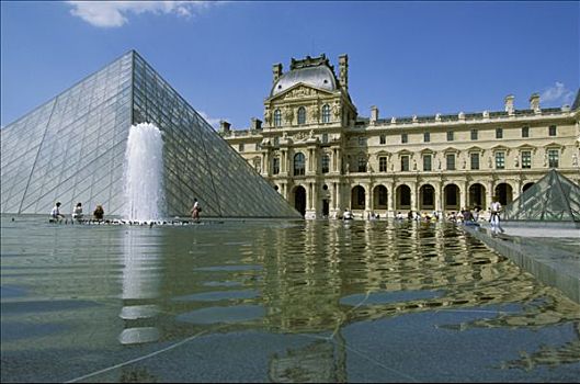 法国,巴黎,郡,卢浮宫,院落,金字塔,水塘,前景