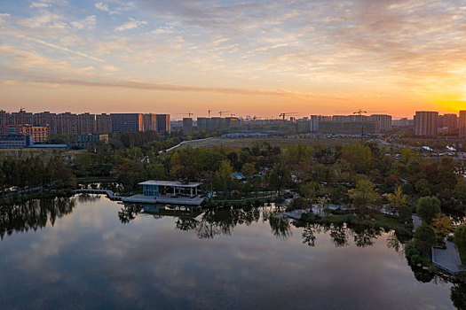 浙江省杭州市上城区九堡板块丰收湖夕阳