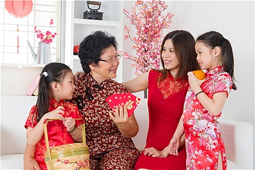 亚洲家庭,庆贺,春节,在家