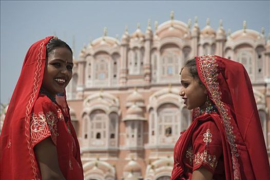 年轻,印度女人,传统服装,正面,斋浦尔,风之宫,宫殿,风,拉贾斯坦邦,印度,南亚