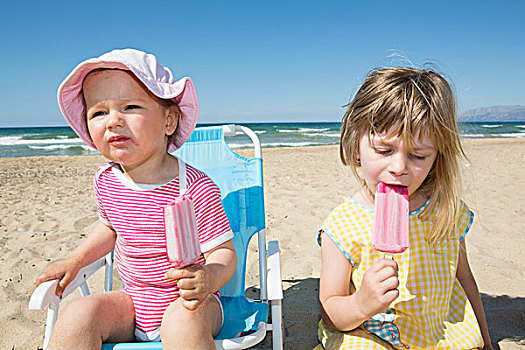 女性,幼儿,姐妹,吃,冰棍,海滩