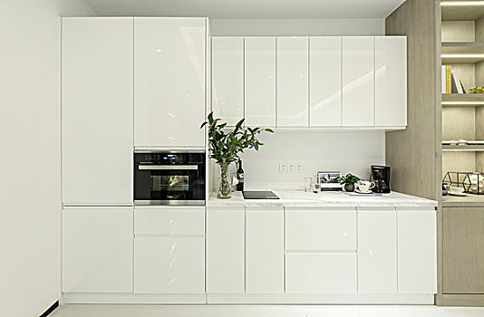 厨房,白色柜子,烤箱,厨房设计,干净,柜子