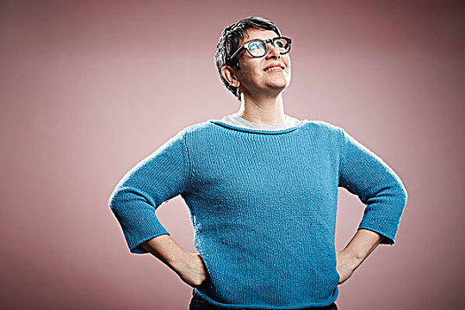 棚拍,肖像,成年,女人,手叉腰