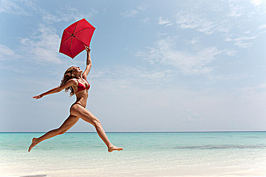 女人,跑,伞,海滩