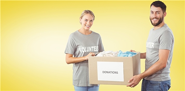 合成效果,图像,头像,微笑,志愿者,拿着,衣服,捐赠,盒子