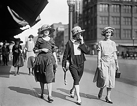 三个女人,走,人行道,华盛顿特区,美国,女人,时尚,生活方式,休闲,历史