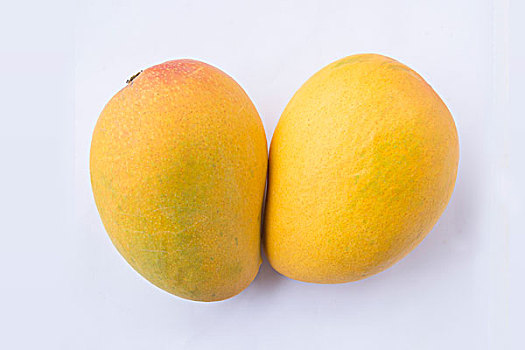 两只芒果