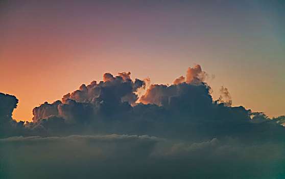 彩霞天空