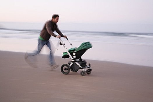 男人,跑,推,婴儿,婴儿车,坎塔布里亚,西班牙