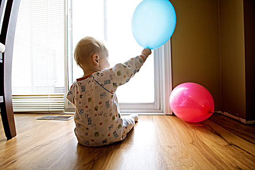 婴儿,玩,气球