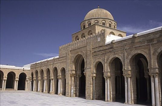 突尼斯,凯鲁万,大清真寺,院落,拱,圆顶