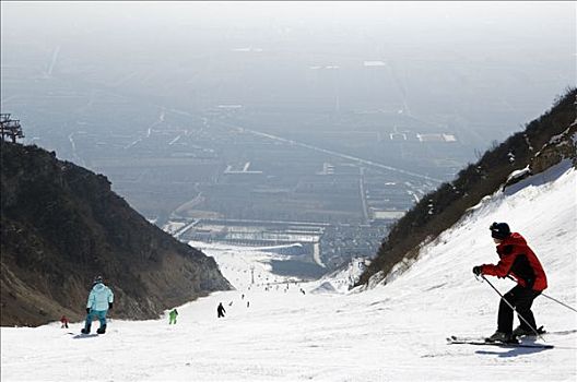 中国,北京,滑雪胜地,滑雪者,山