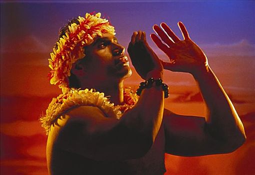 夏威夷,玻利尼西亚人,男人,日落,穿,花环,抬手