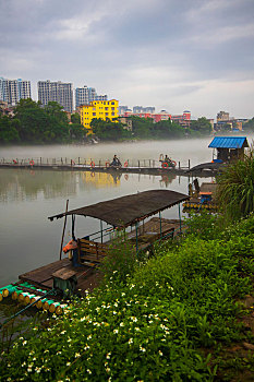 桂林市漓江上的最后一座浮桥