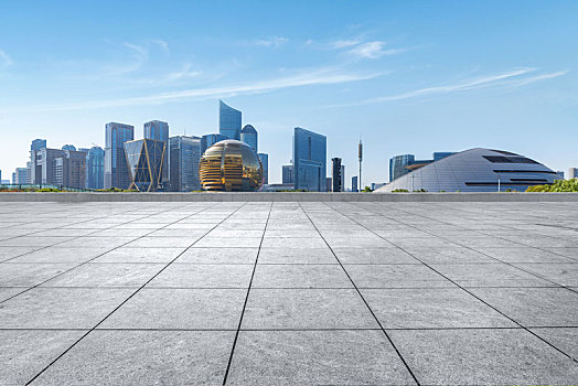 汽车广告背景,杭州钱江新城,空的地板和现代城市建筑