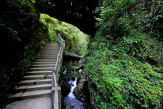 武隆龙水峡地缝