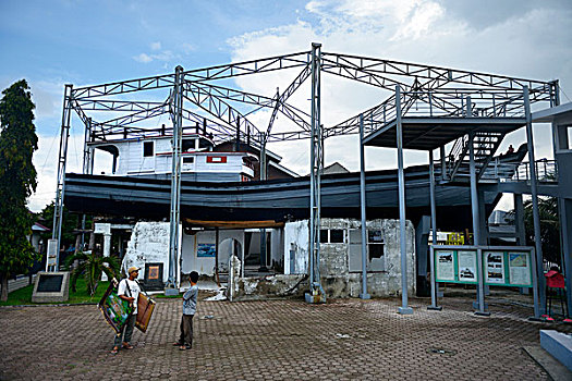 纪念,渔船,洗,岸边,2004年,海啸,苏门答腊岛,印度尼西亚,亚洲