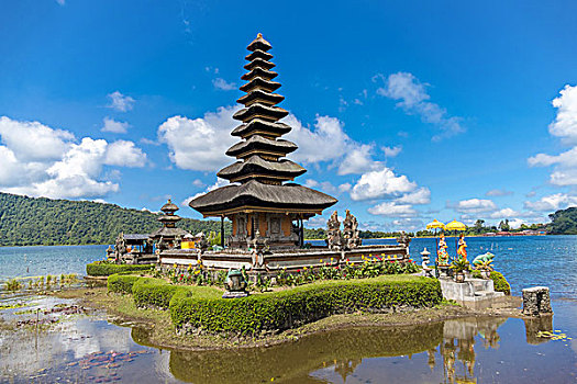 普拉布拉坦寺,布拉坦湖,巴厘岛,印度尼西亚