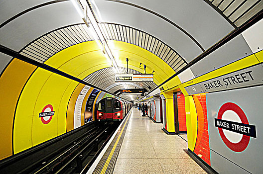 英格兰,伦敦,做糕点,街道,地铁,喜庆,线条,到达,挨着,站台,地铁站